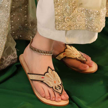 Shahkaar – Handcrafted Leather Slider with Tilla Work For Women